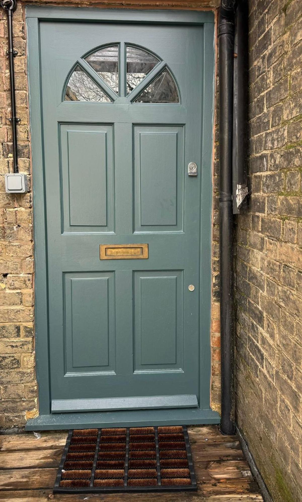 Apartment 1 Bed Flat In *